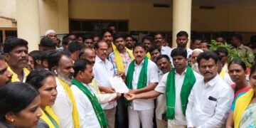 రాష్ట్రానికి జగన్మోహన్ రెడ్డి శనిలా దాపురించాడు : పల్లె రఘునాథ్ రెడ్డి