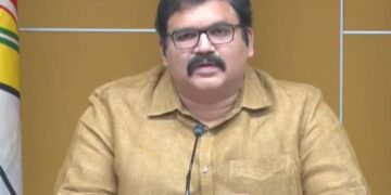 పేదలకు తమ భూములను దానం చేసిన చరిత్ర అయ్యన్న కుటుంబంది: పట్టాభి