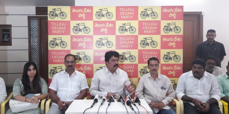 జగన్రెడ్డి పాలనలో దళితులపై దాడులు : బొండా ఉమామహేశ్వరరావు