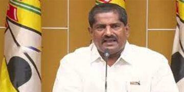 బటన్‌ నొక్కిన ప్రతిసారి సాక్షి పేపర్లో పెద్ద ప్రకటన