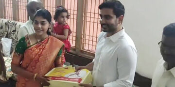 పెళ్లి పుస్తకం పేజీలో లోకేష్‌ పెళ్లికానుక