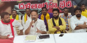 దళితుడ్ని హత్య చేసిన వ్యక్తికి రెడ్‌ కార్పెట్‌ వేస్తారా? – మాజీ మంత్రి నక్కా ఆనందబాబు