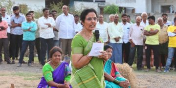 ఆడపిల్లల్ని చదువుల్లో ప్రోత్సహించాలి