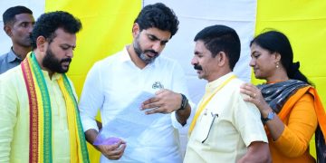 యువనేత లోకేష్‌కు పలాస ప్రజల విన్నపాలు