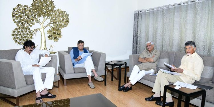 బీజేపీకి10 అసెంబ్లీ 6 ఎంపీ సీట్లు