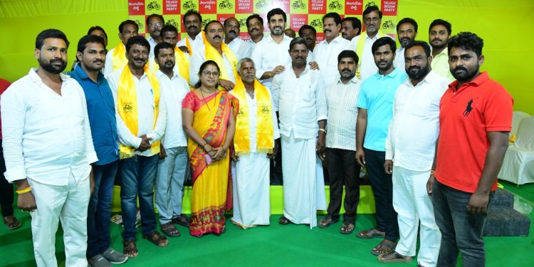 ఎరిక్షన్బాబుని గెలిపించండి… అభివృద్ధి చేసే బాధ్యత నాది