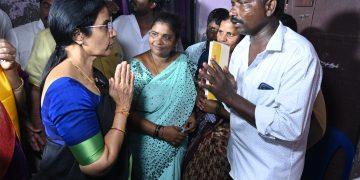 కష్టం వస్తే ఆదుకునేందుకు ఎంత దూరమైనా వెళతాం