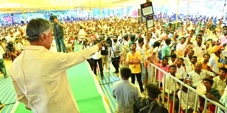 ఏడాదిలో హంద్రీనీవా నీళ్లు