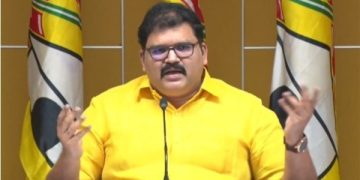 గౌతమ్‌ సవాంగ్‌ బుకాయింపులు ఆపి తక్షణమే రాజీనామా చేయాలి