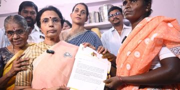 కన్నీరు తుడిచి..అండగా ఉంటాం