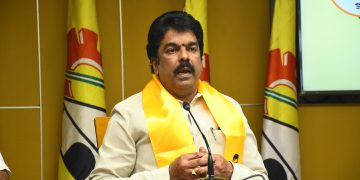 నిషేధిస్తామని చెప్పి మద్యంపైనే లక్ష కోట్లు దోచేశారు