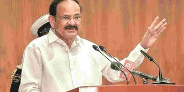 వరద బాధితులకు మాజీ ఉపరాష్ట్రపతి వెంకయ్య నాయుడు విరాళం