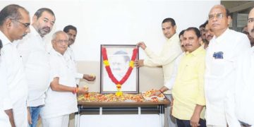 ప్రజలకు, పార్టీకి హరికృష్ణ సేవలు చిరస్మరణీయం