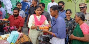 వరద బాధితులను ఆదుకోవడం మన బాధ్యత