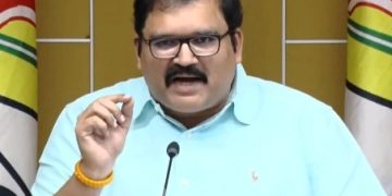 తల్లి,చెల్లిని కోర్టుకీడ్చి రచ్చ చేసింది జగనే..!