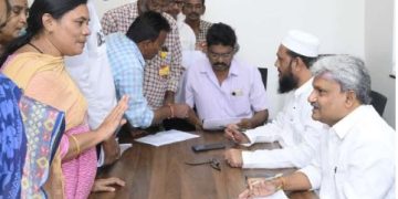 గిరిజనుల భూములపై కన్నబాబు అనుచరుల కన్ను