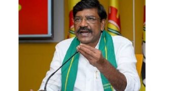 రైతుల చేతిలో జగన్‌రెడ్డి బృందానికి చెప్పులతో సన్మానం తప్పదు