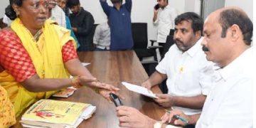 దొంగ రిజిస్ట్రేషన్లు, భూ ఆక్రమణలు