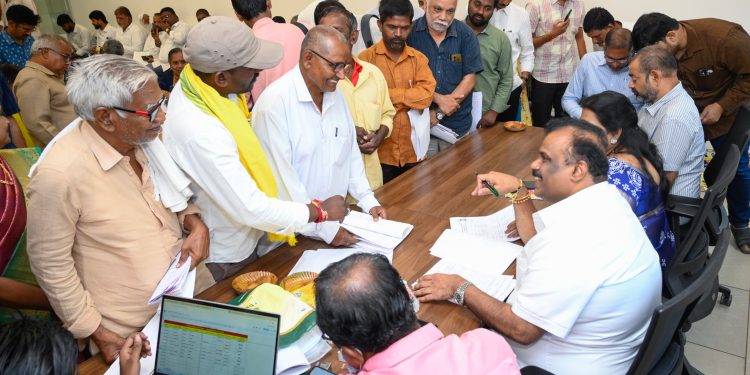 గుంటూరులో బద్వేల్‌ వైసీపీ నేత హల్‌చల్‌