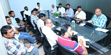 ప్రతిపక్షం పోటీలో లేదని నిర్లక్ష్యం వద్దు