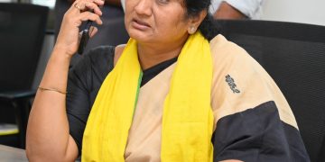 విద్యార్థుల పట్ల బాధ్యతతో మెలగండి