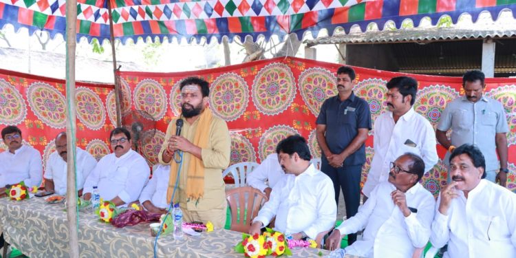 జగన్ పాలనలో చట్టసభలకు దొంగలు, మట్టి మాఫియా