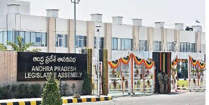 గత్యంతరం లేక..అసెంబ్లీకి వస్తున్న జగన్