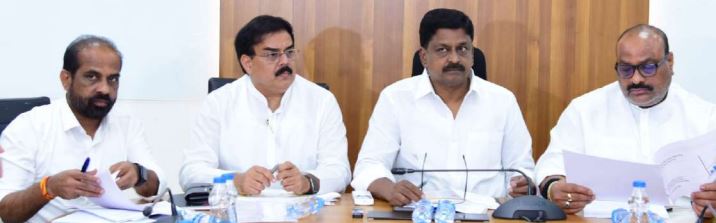 అదుపులోనే నిత్యావసరాల ధరలు