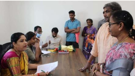 నకిలీ డాక్యూమెంట్లతో జోగి అనుచరులు మోసం