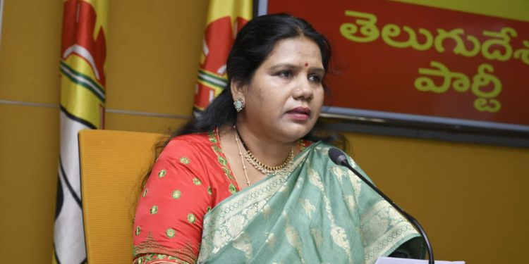 మహిళా సంక్షేమానికి జగన్రెడ్డి పాతర