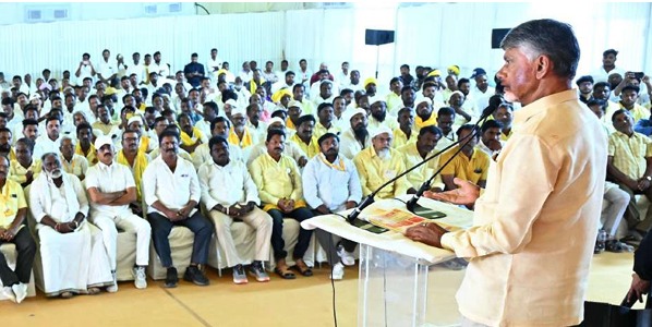 సంక్షేమం అందరికీ.. పనులు మాత్రం క్యాడర్కే!