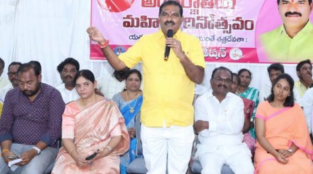 మహిళా సాధికారతతోనే సమాజాభివృద్ధి