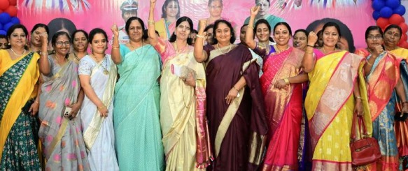 ప్రతిఇంటి నుంచి ఒక మహిళా పారిశ్రామికవేత్త