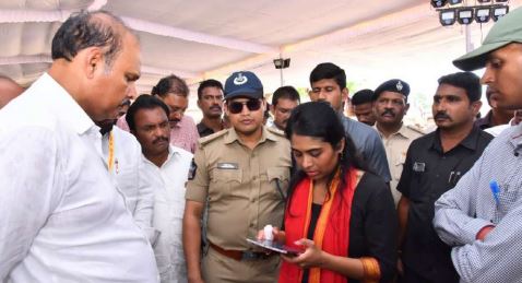 ముఖ్యమంత్రి రాక కోసం ఎదురుచూస్తున్న అగిరిపల్లి