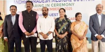 వైద్యులు నైతిక విలువలకు కట్టుబడి పనిచేయాలి