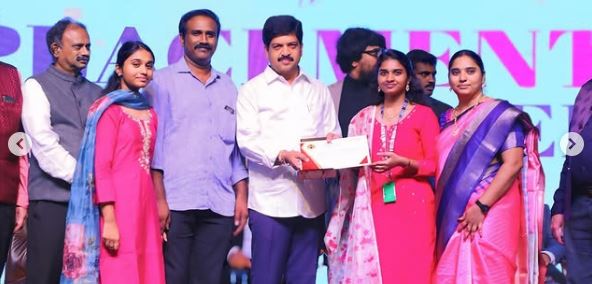 విద్యార్థుల నైపుణ్యాలకు పదను పెట్టేలా..విద్యావ్యవస్థలో సమూల మార్పులు