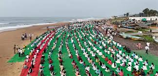 లక్ష్యాన్ని మించి దూసుకుపోతున్న యోగాంధ్ర