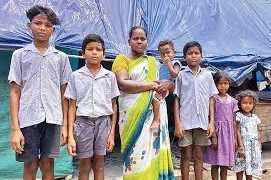 అమ్మల ముఖాల్లో ఆనందం!