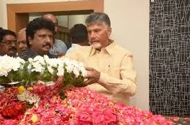 విలక్షణత.. ఆయన ప్రత్యేకత