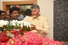 విలక్షణత.. ఆయన ప్రత్యేకత