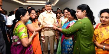 తెలుగింటి ఆడపడుచులకు