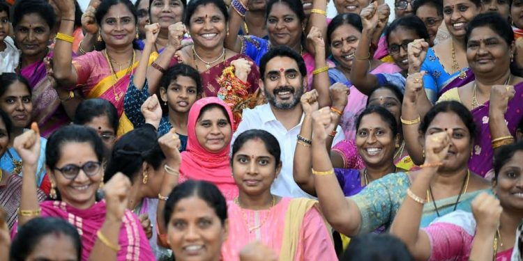 మంగళగిరి ఆడపడుచులు నా అక్కాచెల్లెళ్లు!