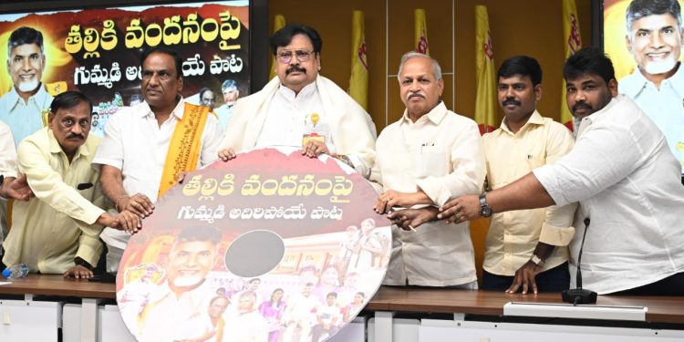 సినిమాల్లో ఎన్టీఆర్‌..నాటకరంగంలో గుమ్మడి