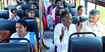 స్త్రీశక్తి బస్సులో సీఎం చంద్రబాబు