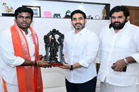 తమిళనాడు బీజేపీ మాజీ చీఫ్ అన్నామలైతో మంత్రి లోకేష్ భేటీ