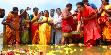 కృష్ణమ్మకు భవనమ్మ జలహారతి