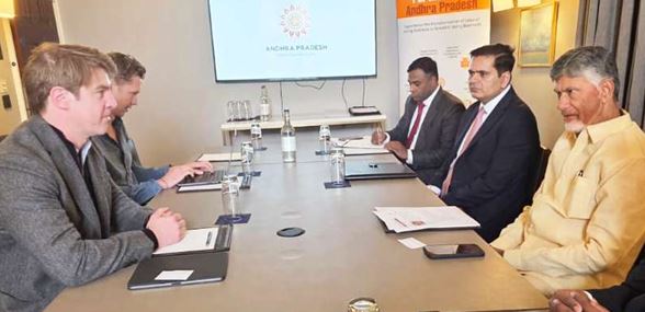 లండన్లో సీఎం బిజీ