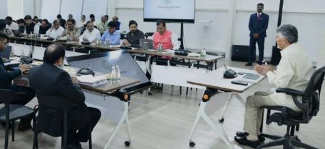 పాలనలో సాంకేతికతో పనిభారం తగ్గించండి