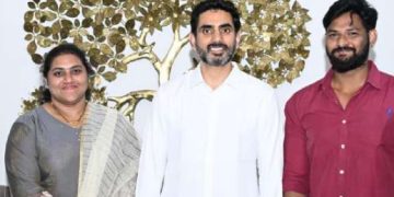 మంత్రి లోకేషు కలిసిన వెయిట్ లిఫ్టింగ్ క్రీడాకారిణి బొల్లినేని చంద్రిక