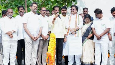 త్రివర్ణ పతాకం రెపరెపలు